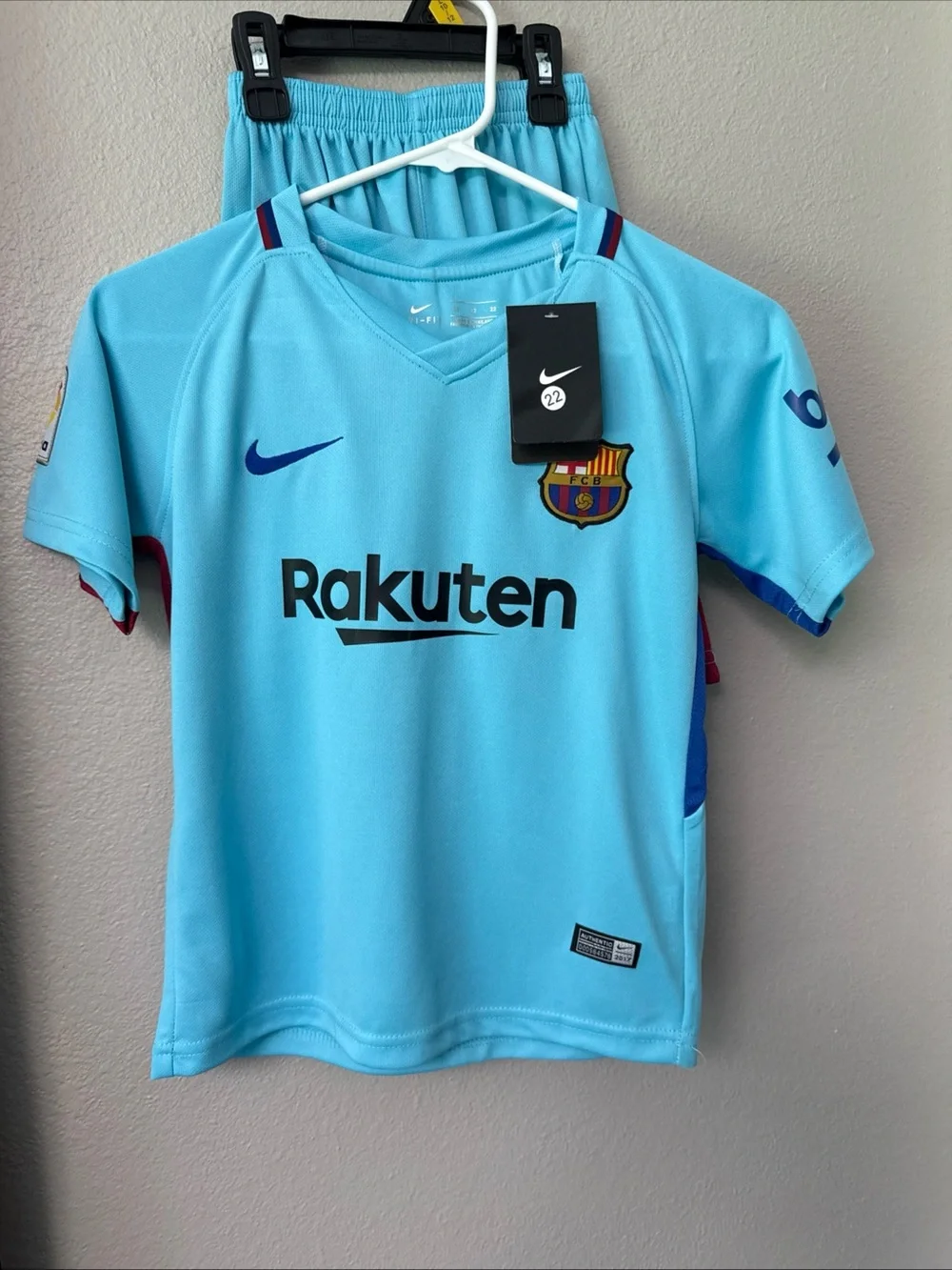 Nike Boys 2pc Top And Shorts Size 12 - Picture 2 of 7